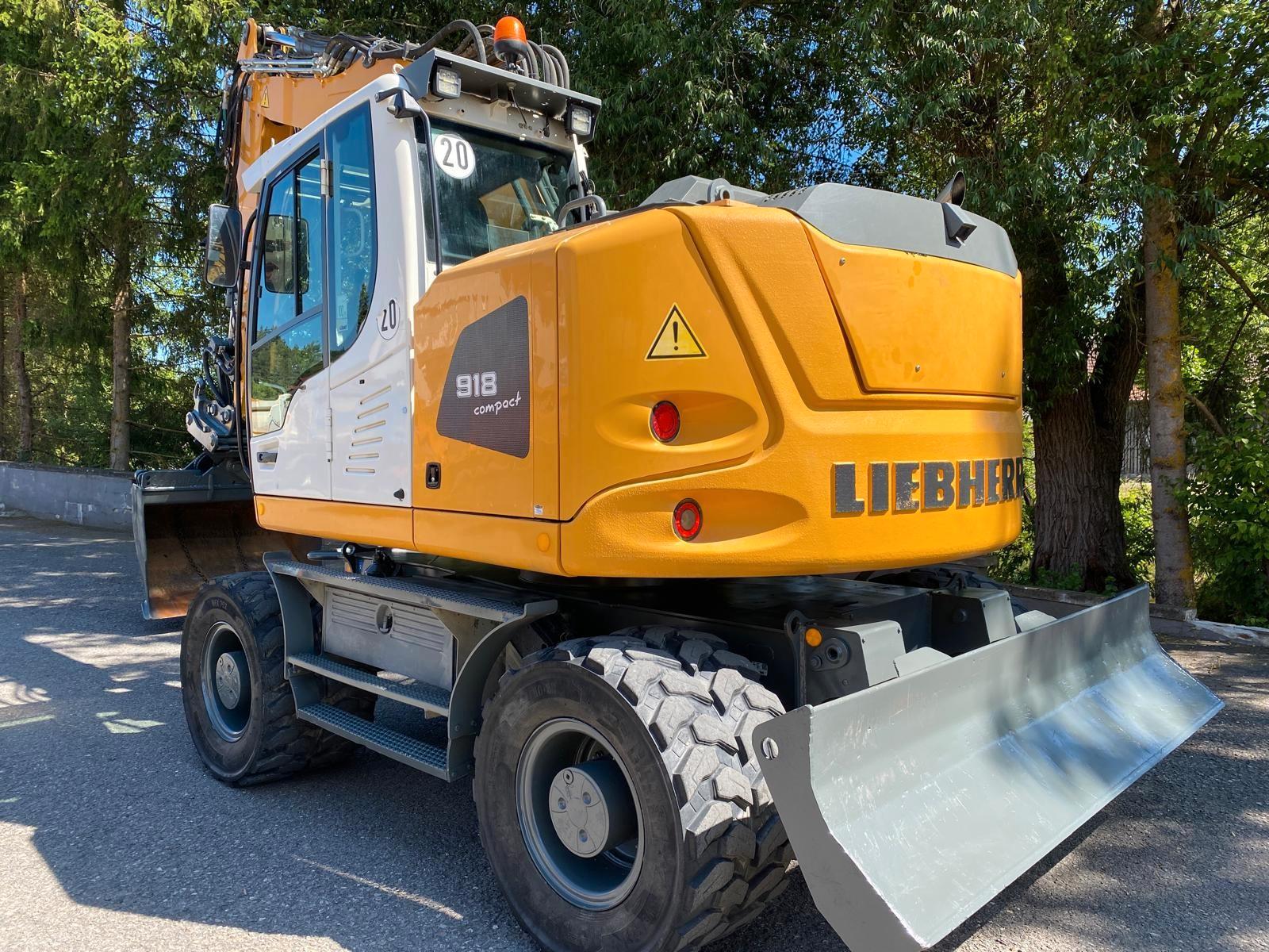 Liebherr A 918 Compact, OilQuick 70/55 incl. Löffel Hydr.