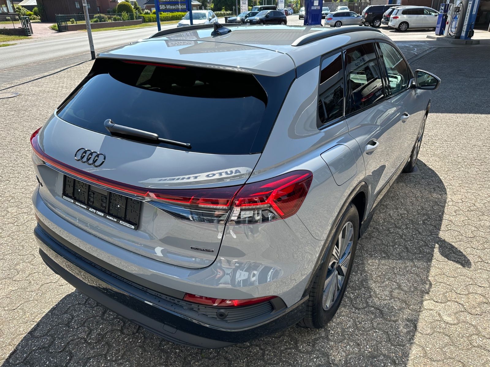 Fahrzeugabbildung Audi Q4 45 e-tron advanced quattro Navi/ACC/Matrix