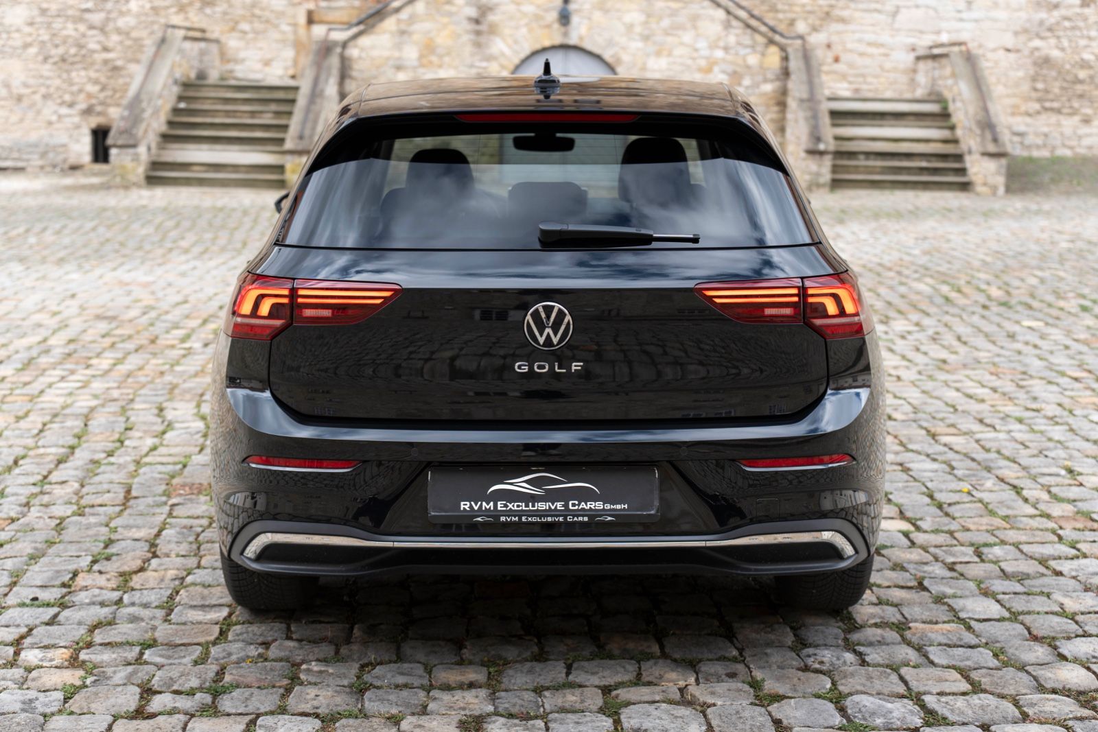 Fahrzeugabbildung Volkswagen Golf VIII 2.0 TDI ENERGY ACC LED KAM CARPLAY AHK