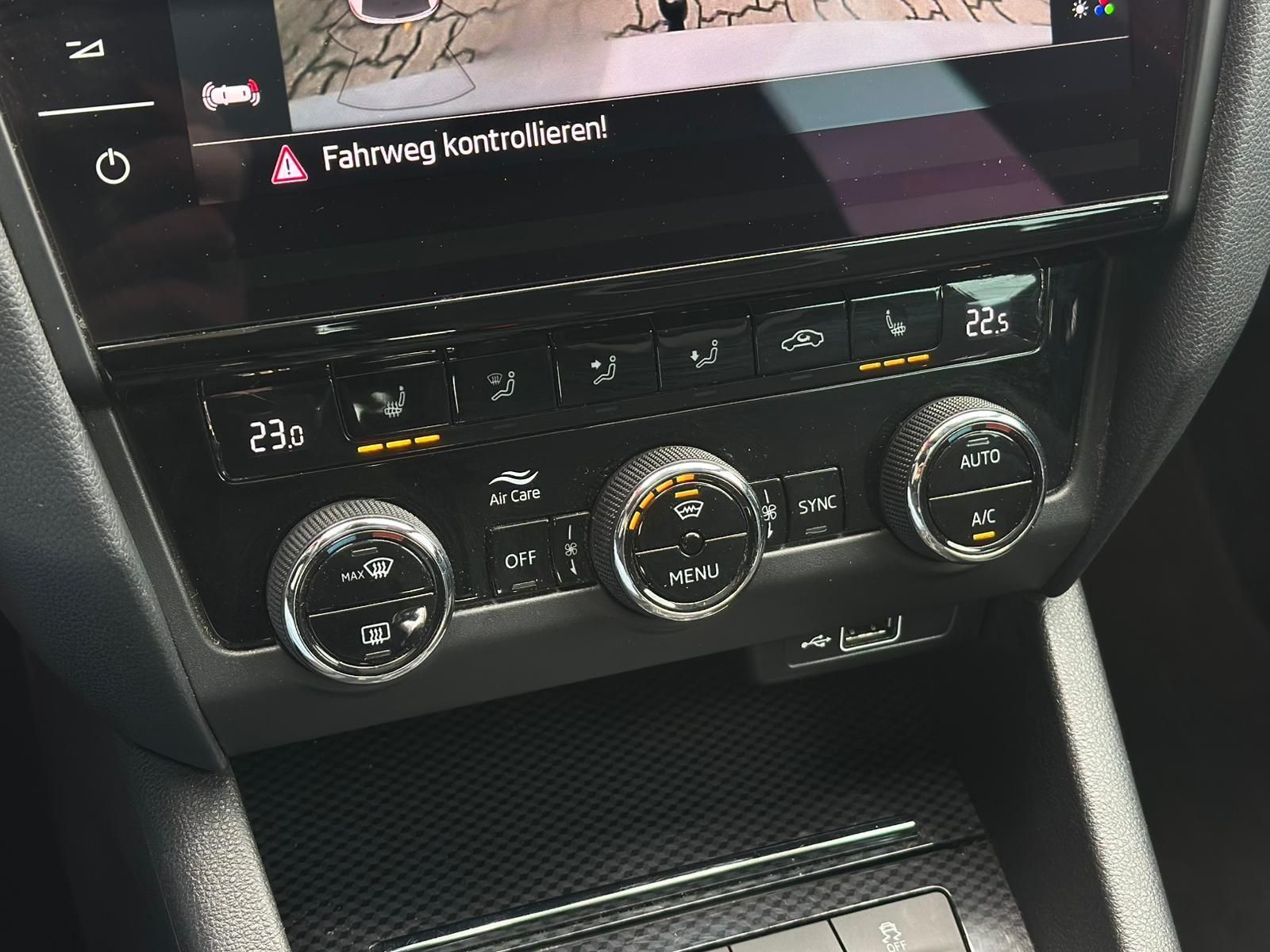 SKODA Octavia 2.0TSI RS 245 CANTON#AHK#LED#PANO#KEYLES - Image 14