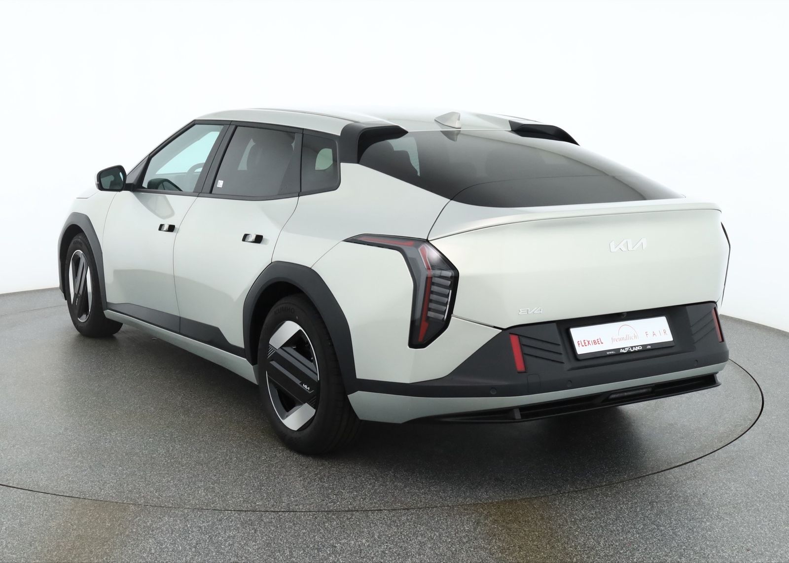 Kia EV4 Fastback 81 kWh Aut. LED ACC Navi imagem 3