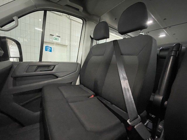 TGE VW CRAFTER 3.140 2.0 TDI AUTOM. 9-SITZER