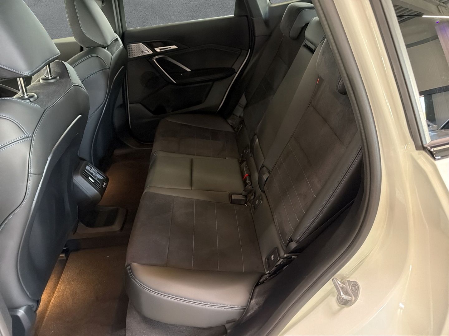 BMW X1 xDrive30e M Sport 18''LC PROF HuD AHK 360°PAR foto 13