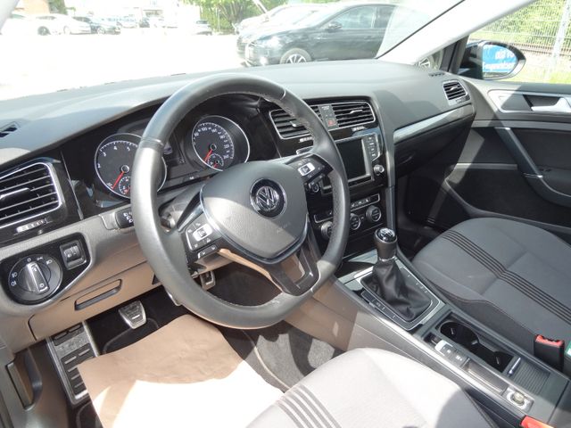 Fahrzeugabbildung Volkswagen Golf VII Lim. Allstar/1.Hand/Navi/PDC/SitzH/Alu/