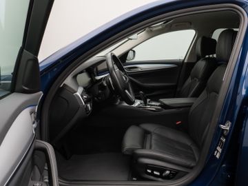 Fahrzeugabbildung BMW 520d Kamera Laser HUD DAB 4xKlima AHK Komfort
