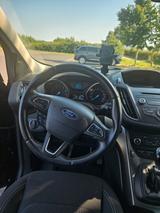 Ford Kuga 1,5 EcoBoost 4x2 88kW Trend Trend - Ford Kuga von privat