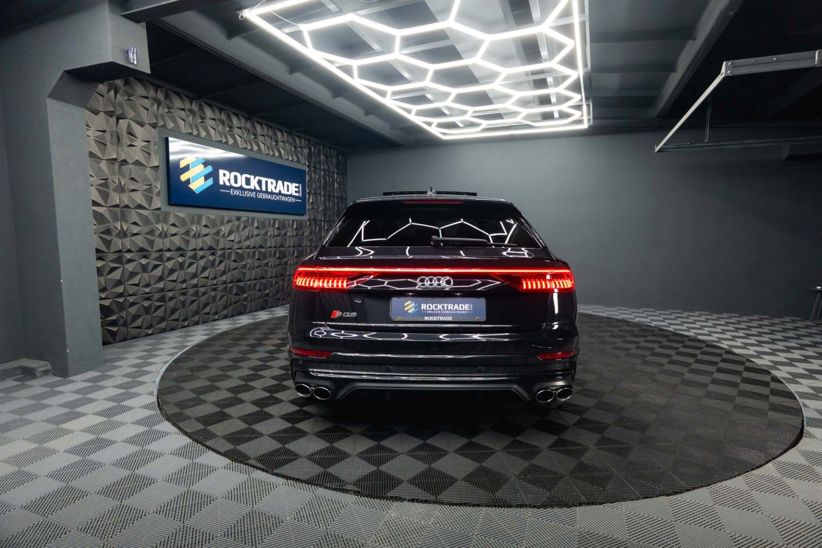 Fahrzeugabbildung Audi SQ8 4.0 TDI quattro Black Design | Full Option