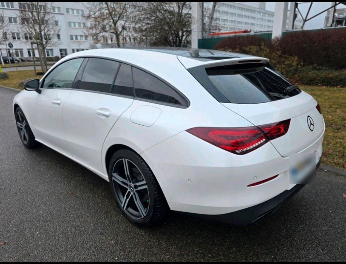MERCEDES-BENZ Mercedes-Benz CLA 180