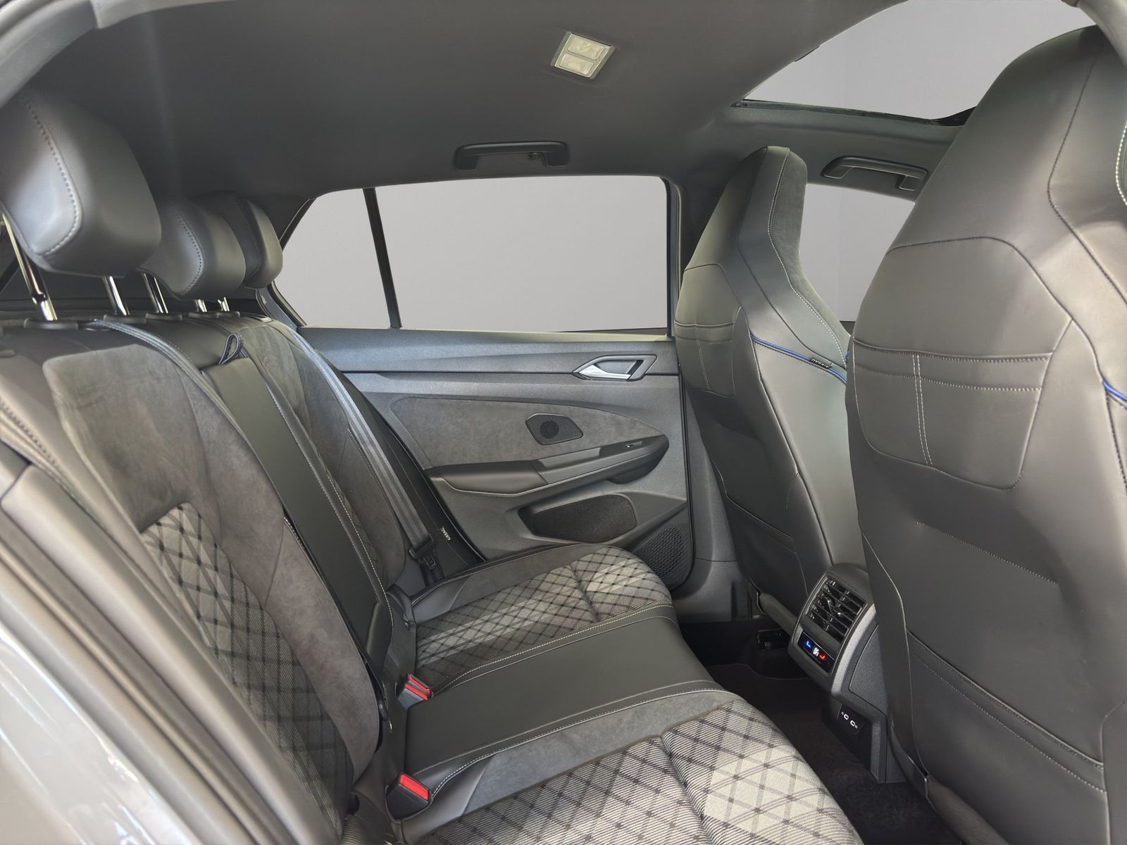 Volkswagen Golf - Bild 8