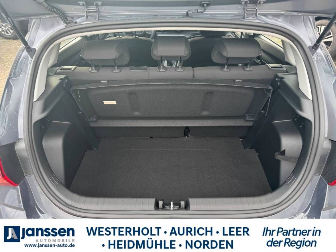 Fahrzeugabbildung Hyundai i20 Select Funktionspaket PDC Navi Rückfahrkamer