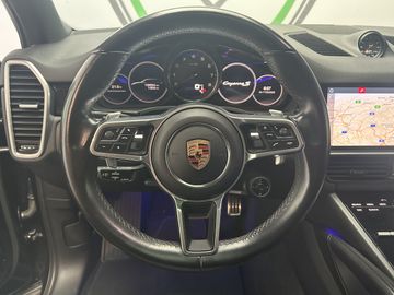 Porsche Cayenne - 12