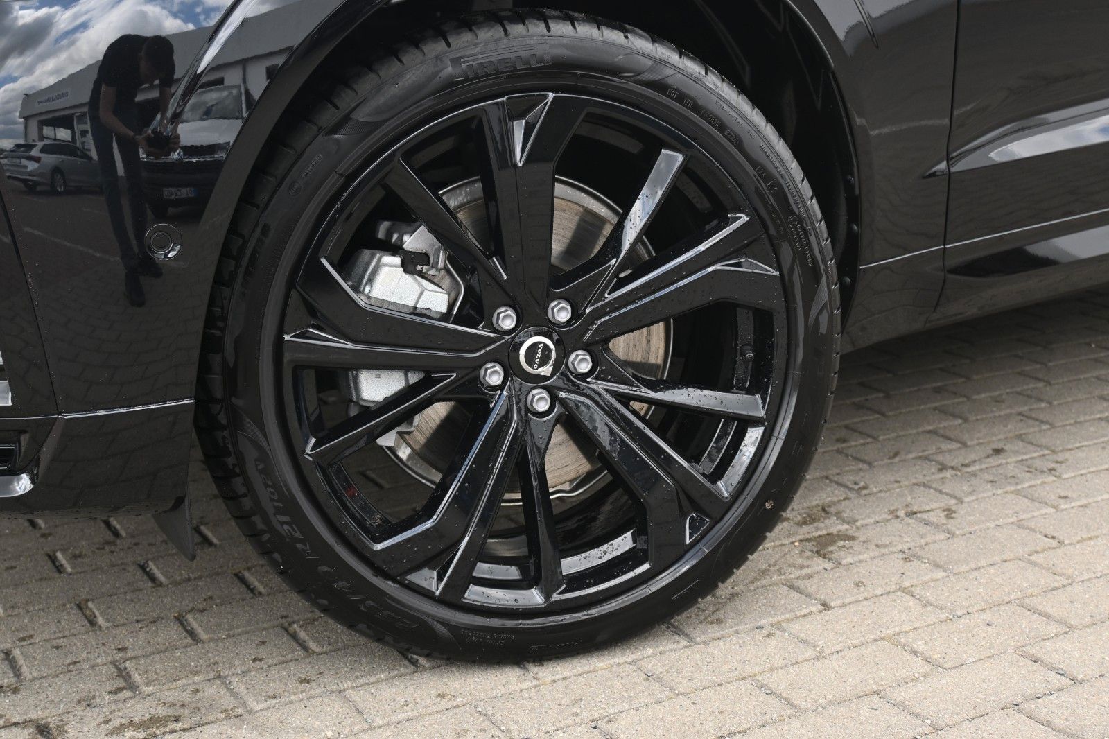 Fahrzeugabbildung Volvo XC60 T6 RC AWD Plus Black Edition*360°*ACC*AHK