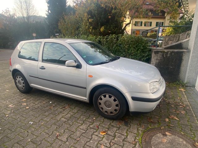 Volkswagen Golf 4 benzin 1.6 automatik