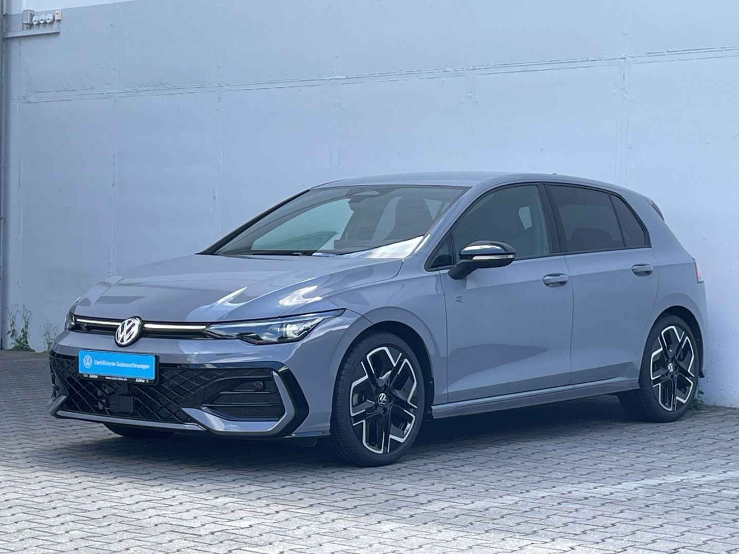 Golf VIII 1.5eTSI DSG R-Line AHK/Kamera/IQ.Light