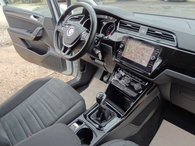 Fahrzeugabbildung Volkswagen Touran/R-Line/Highline/1.Hd/Navi/59TKM/