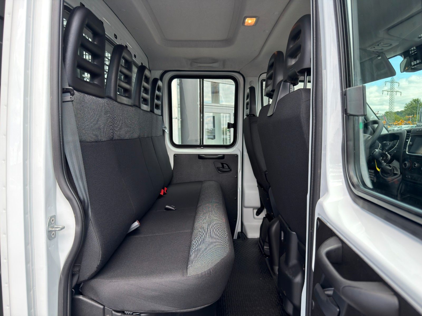 Fahrzeugabbildung Iveco Daily 35S14 D Pritsche *R 3.450* AHK