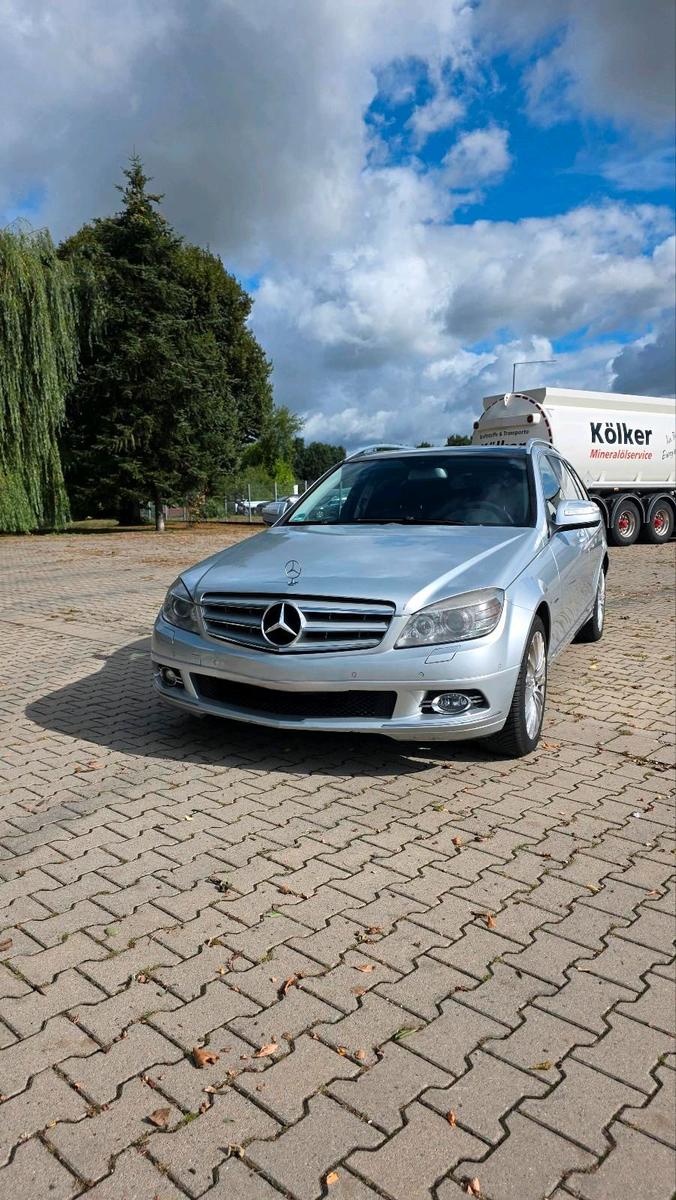 Mercedes-Benz C320 2008 — rear view