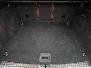 Volkswagen Touareg - 8