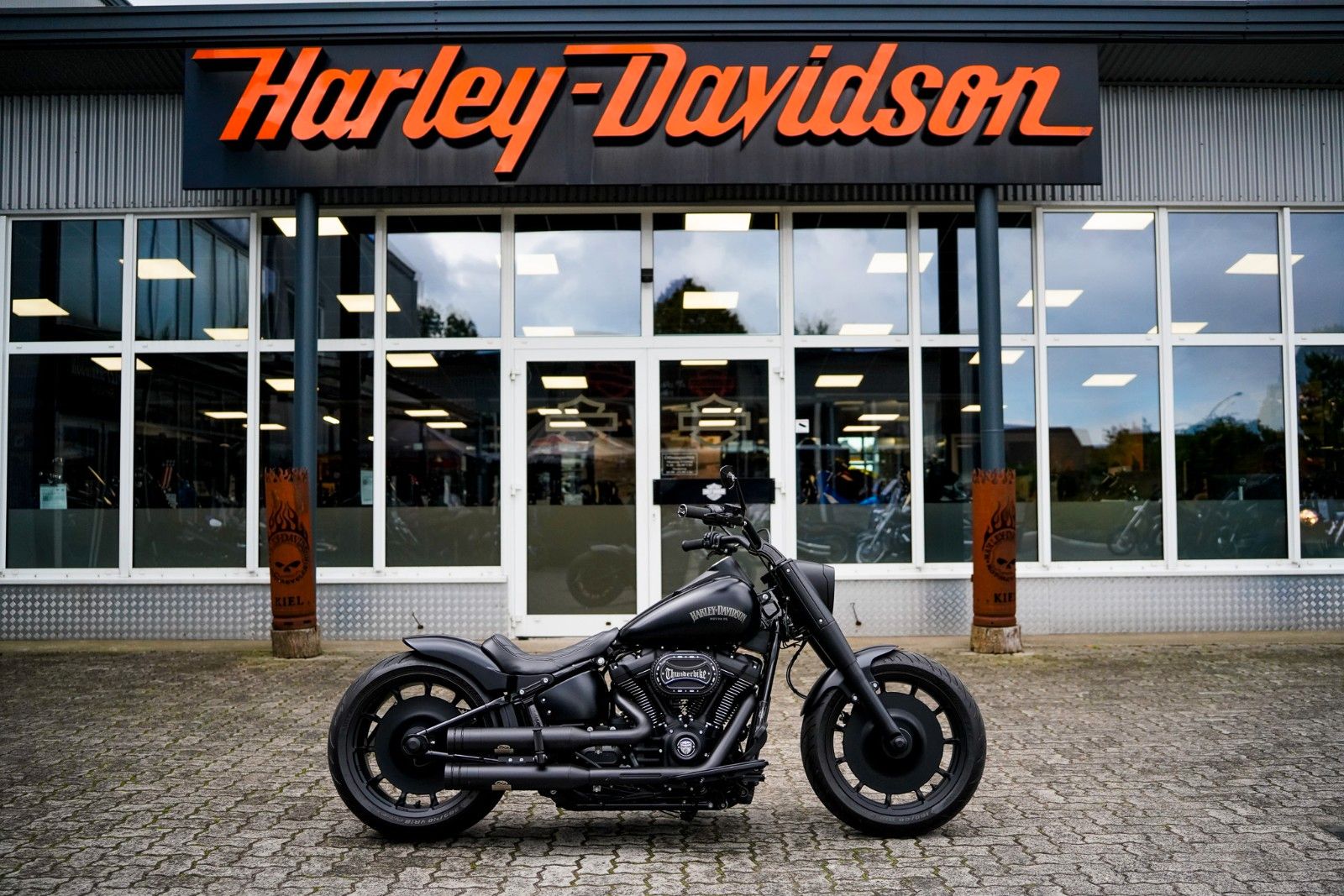 Fahrzeugabbildung Harley-Davidson FLFBS Fat Boy 114 cui - All Black - Jekill - 260
