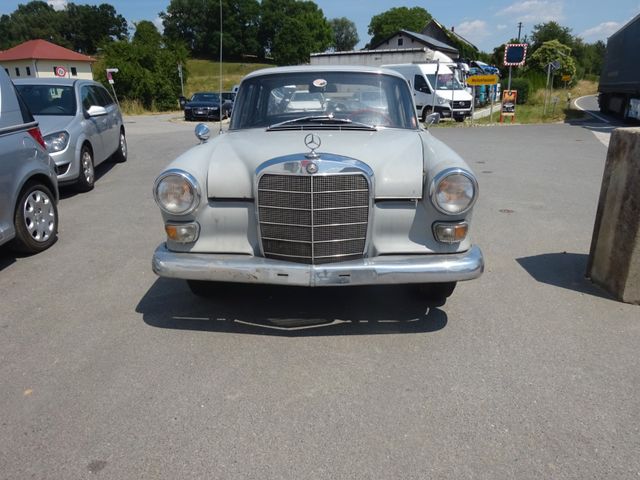 Mercedes-Benz 190 D/Heckflosse