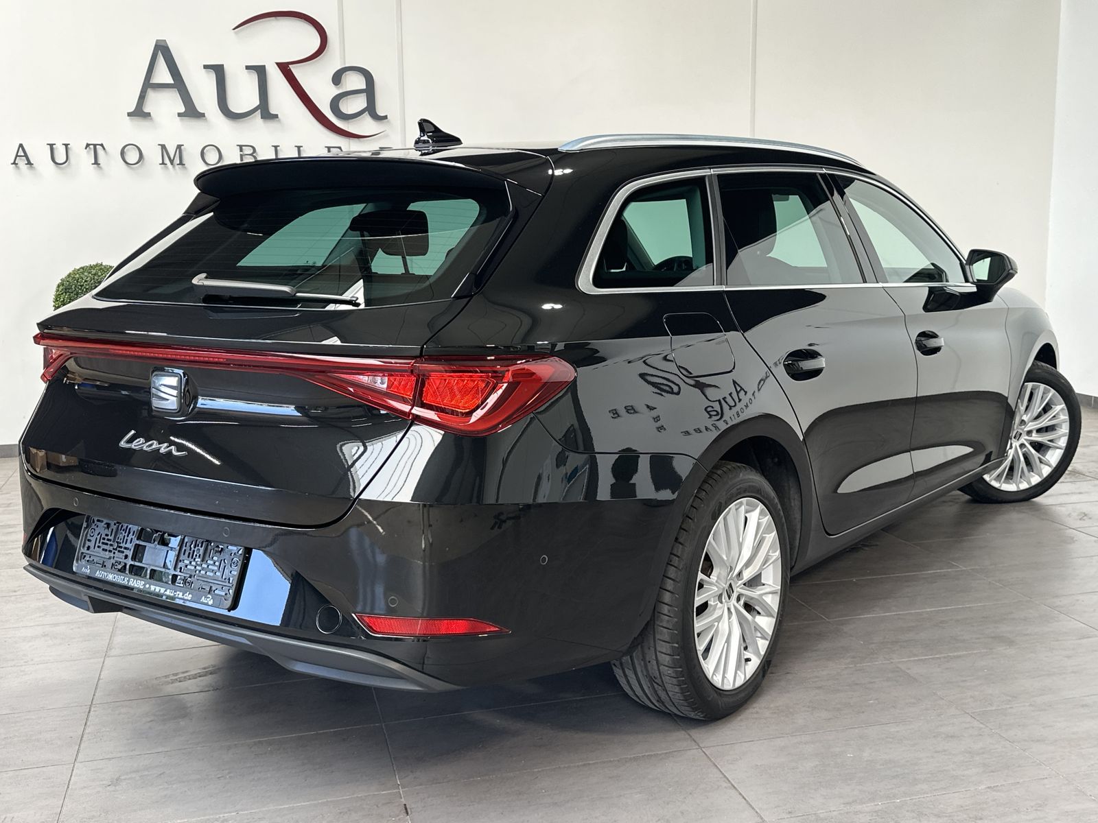 Fahrzeugabbildung SEAT Leon ST 2.0 TDI Xcellence DSG NAV+LED+ACC+KAMERA