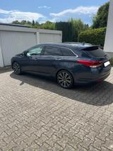 Hyundai i40 2.0 GDI Premium Automatik Premium - gebrauchte Hyundai i40 aus dem Jahr 2017