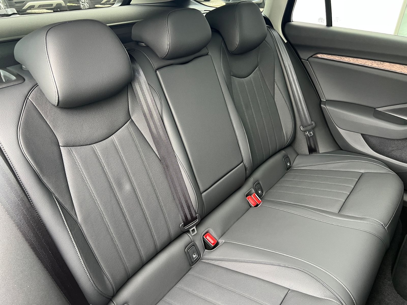 Fahrzeugabbildung SKODA Superb Combi L&K 2.0 TDI DSG 4x4 *AHK, Matrix-LE