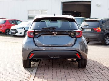 Bild 6 Toyota Yaris Hybrid Style,PDC v+h,Kamera,LED