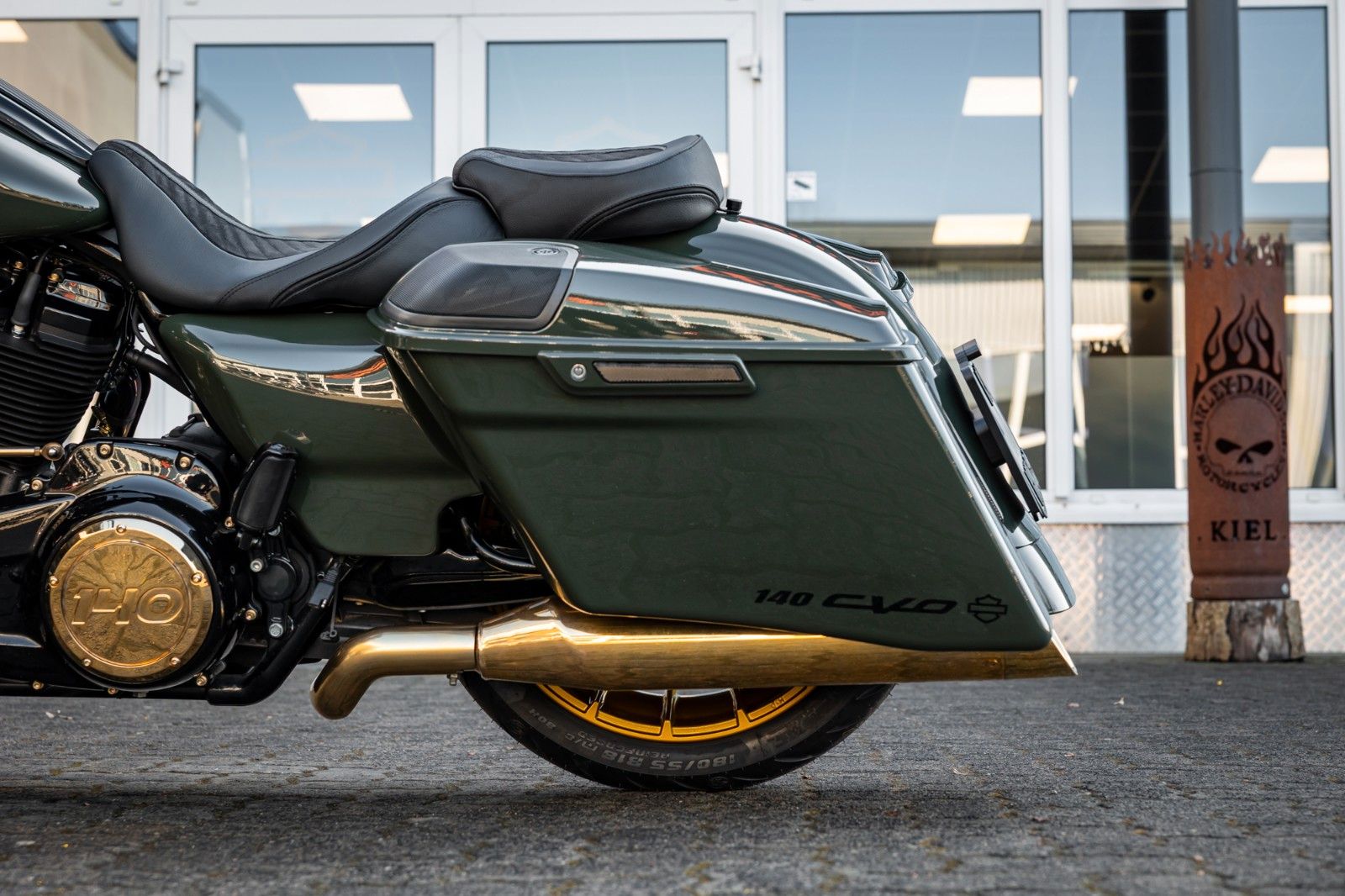 Fahrzeugabbildung Harley-Davidson CVO Street Glide FLHXSE 140 TORXSTER JEKILL&HYDE
