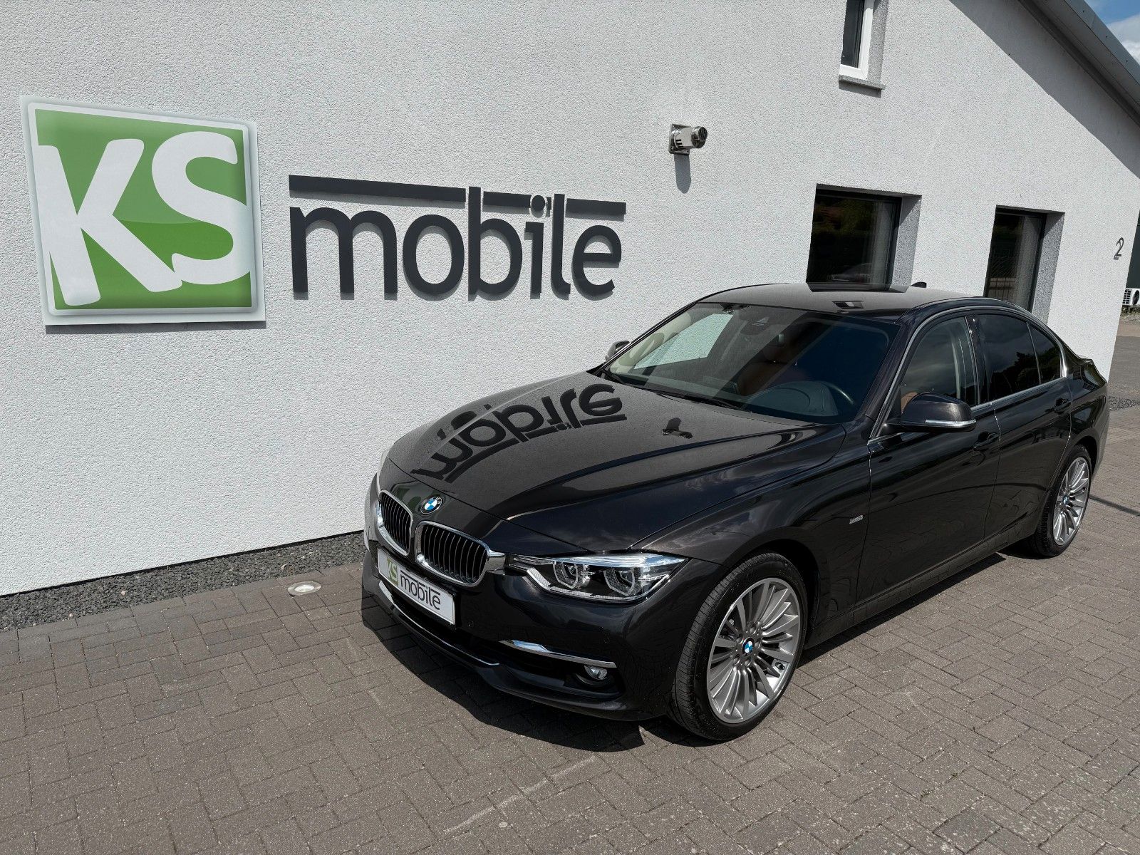 BMW 320i Limousine Luxury Line|LED|NAVI|18 ZOLL