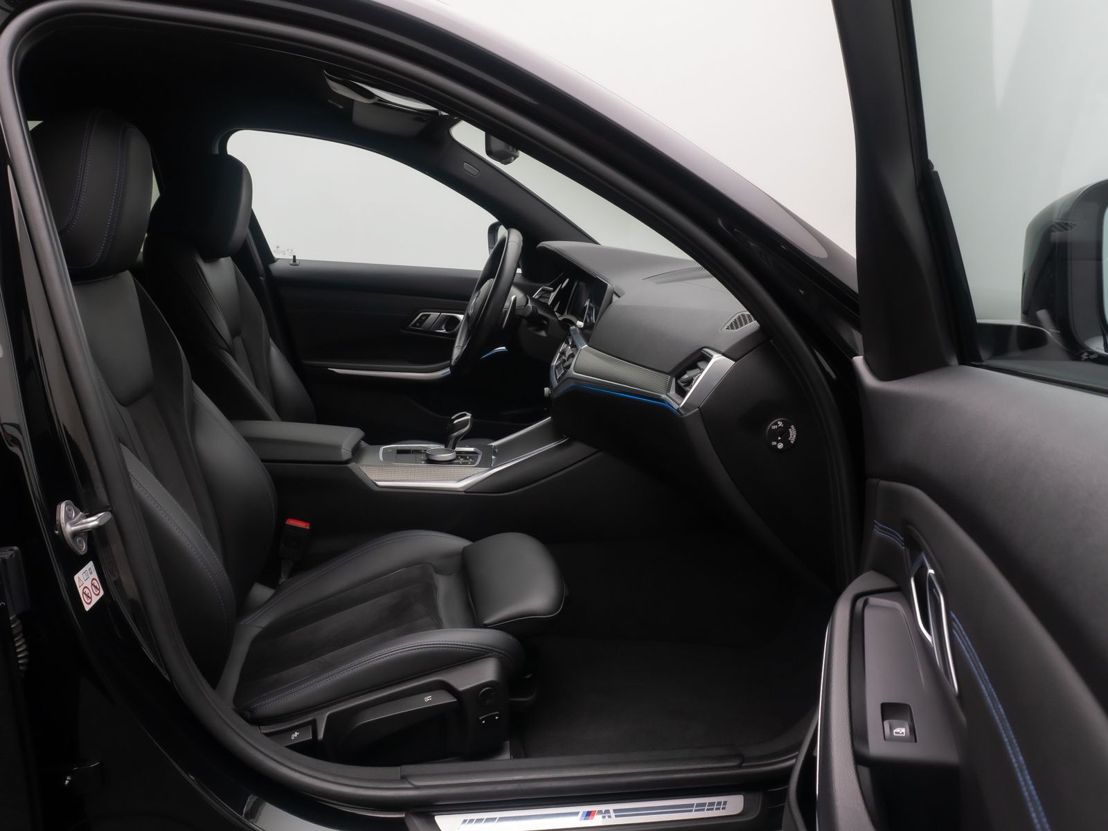 Fahrzeugabbildung BMW 330e xD M Sport DAB Laser Alarm Komfort 19Zoll