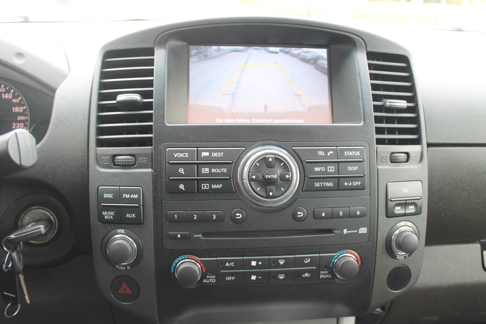 Nissan Navara LE Double Cab 3.0 dCi V6 231 ch BVA 4x4 / 112 021 km / Hardtop / Toit ouvrant / Bose / Cuir / Caméra de recul