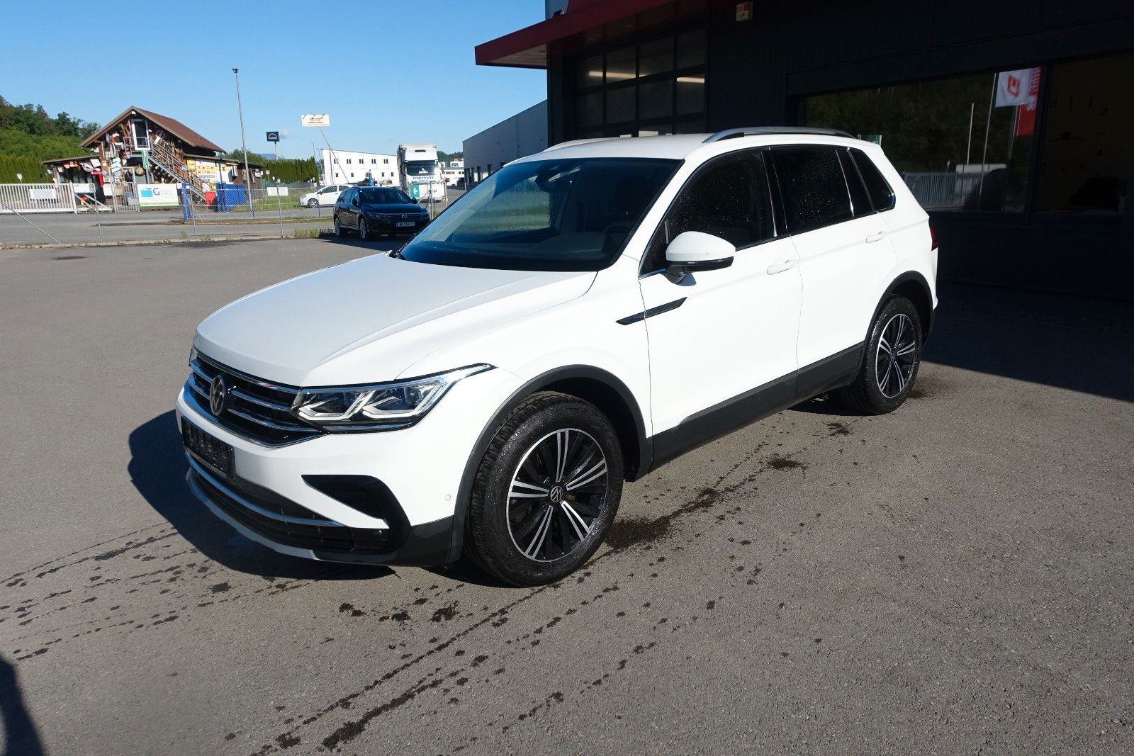 Volkswagen Tiguan 4Motion DSG*MATRIX*WEBASTO*AHK*EXP.17990