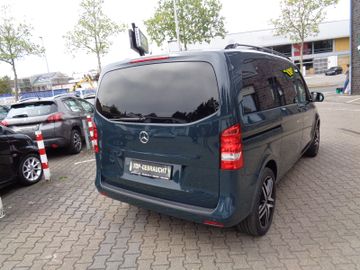 Mercedes V 220 - 7