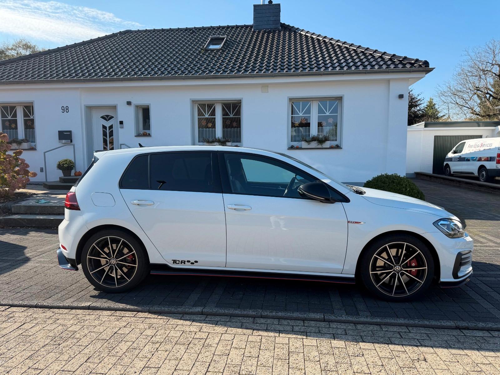 Volkswagen Golf VII GTI TCR Garantie, Akrapovic, ACC, Navi