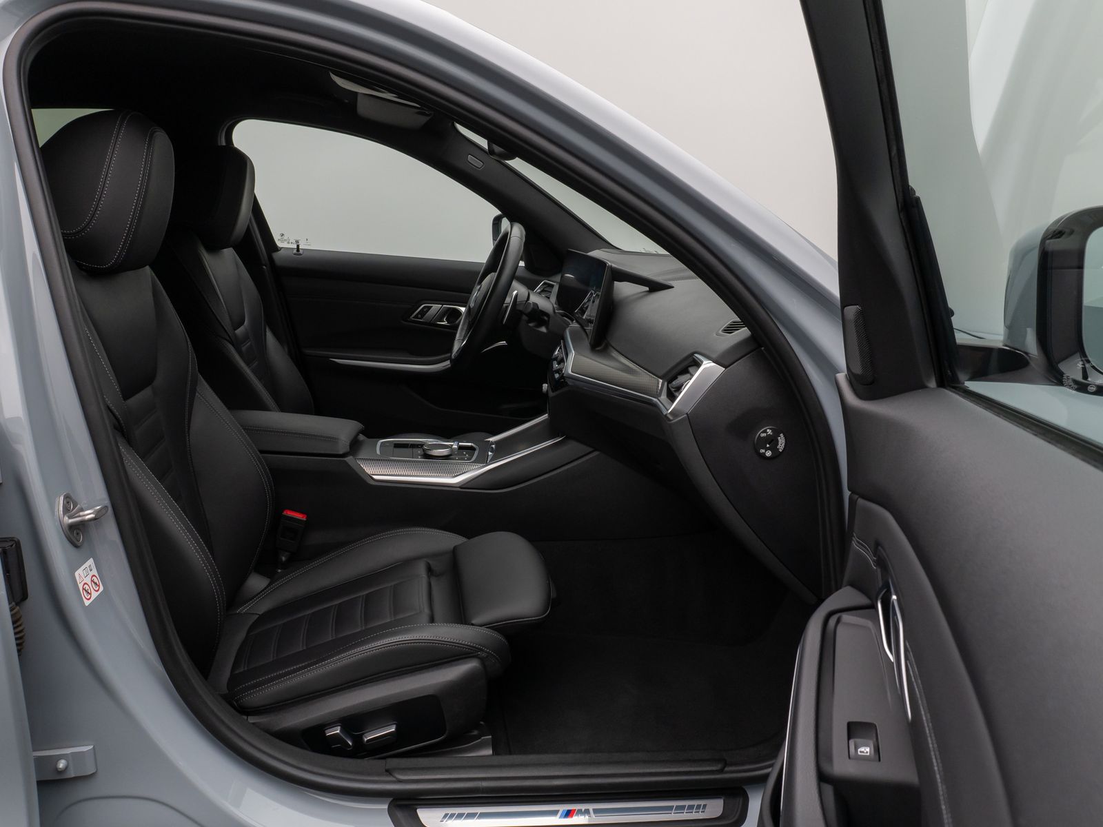 Fahrzeugabbildung BMW 320d MSport Kamera DAB HiFi Komfort Leder 19Zoll