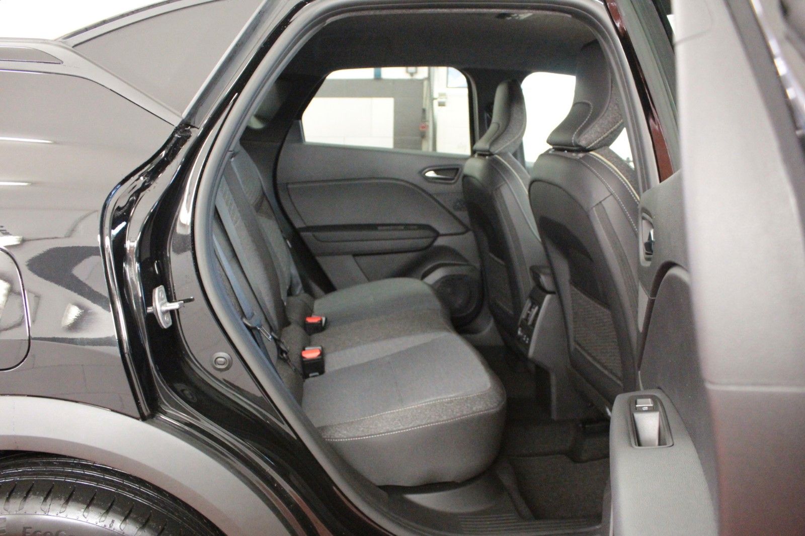 Fahrzeugabbildung Renault Captur Mild Hybrid 160 EDC Techno #15173