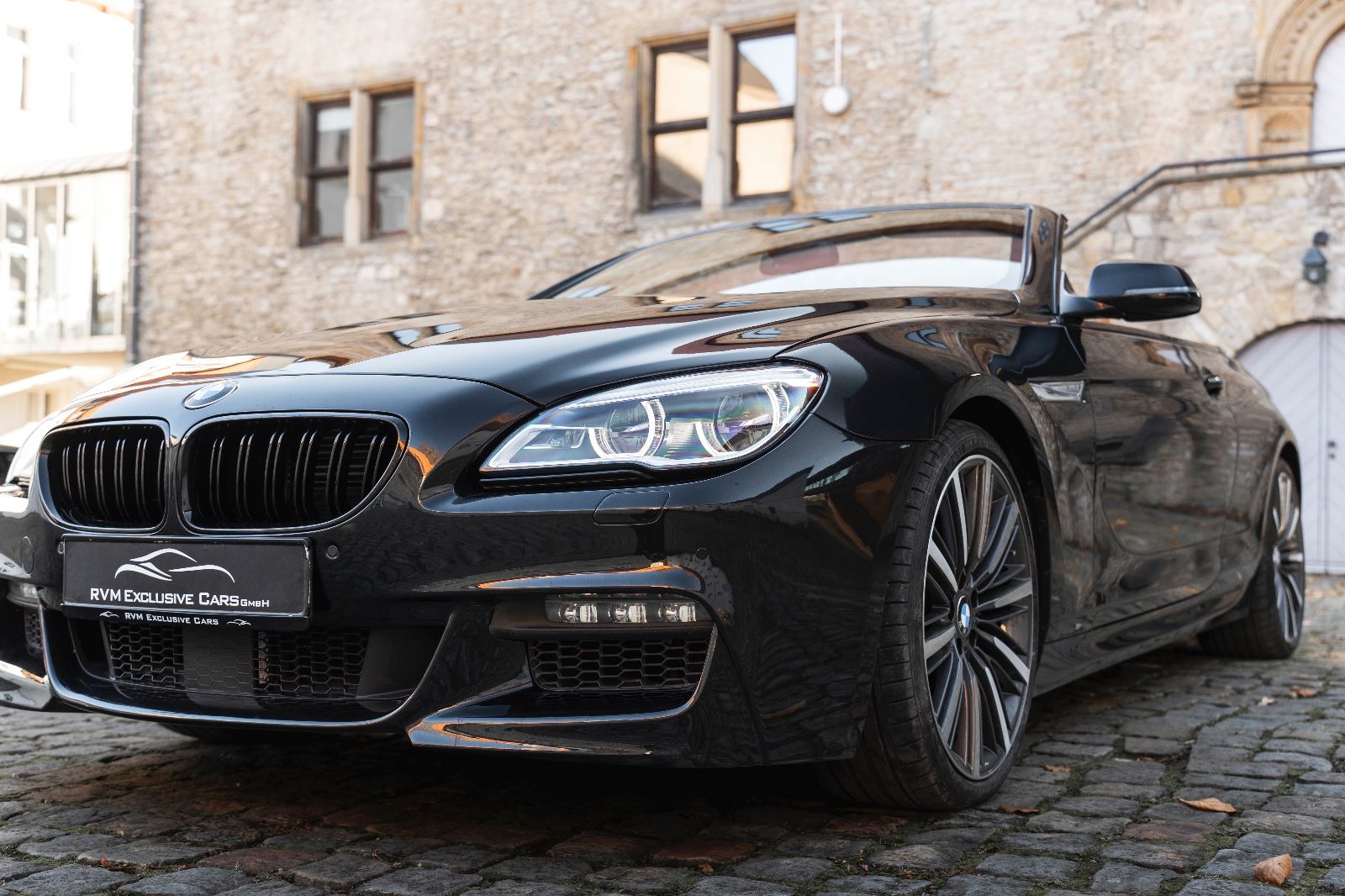 Fahrzeugabbildung BMW 650i xDrive Cabrio H&K LED CARPLAY NAV KAM ACC