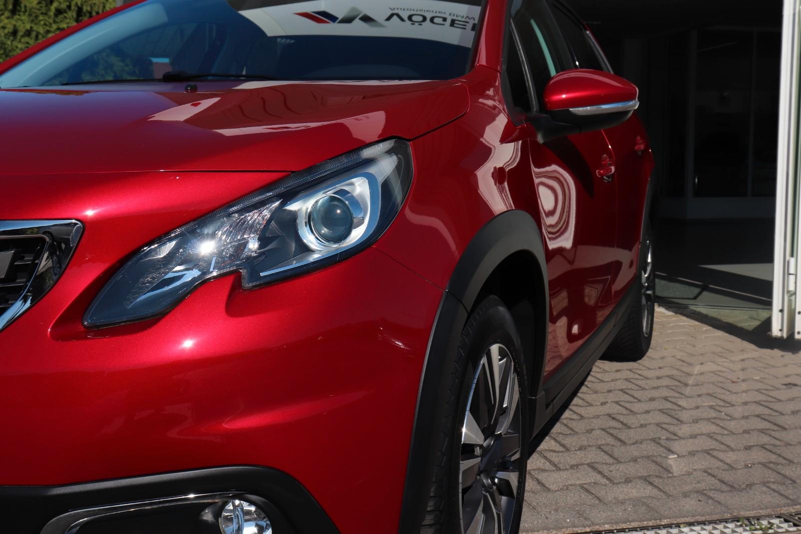 Peugeot 2008 Allure PureT. 110 Navi Auto. Klima Sports.