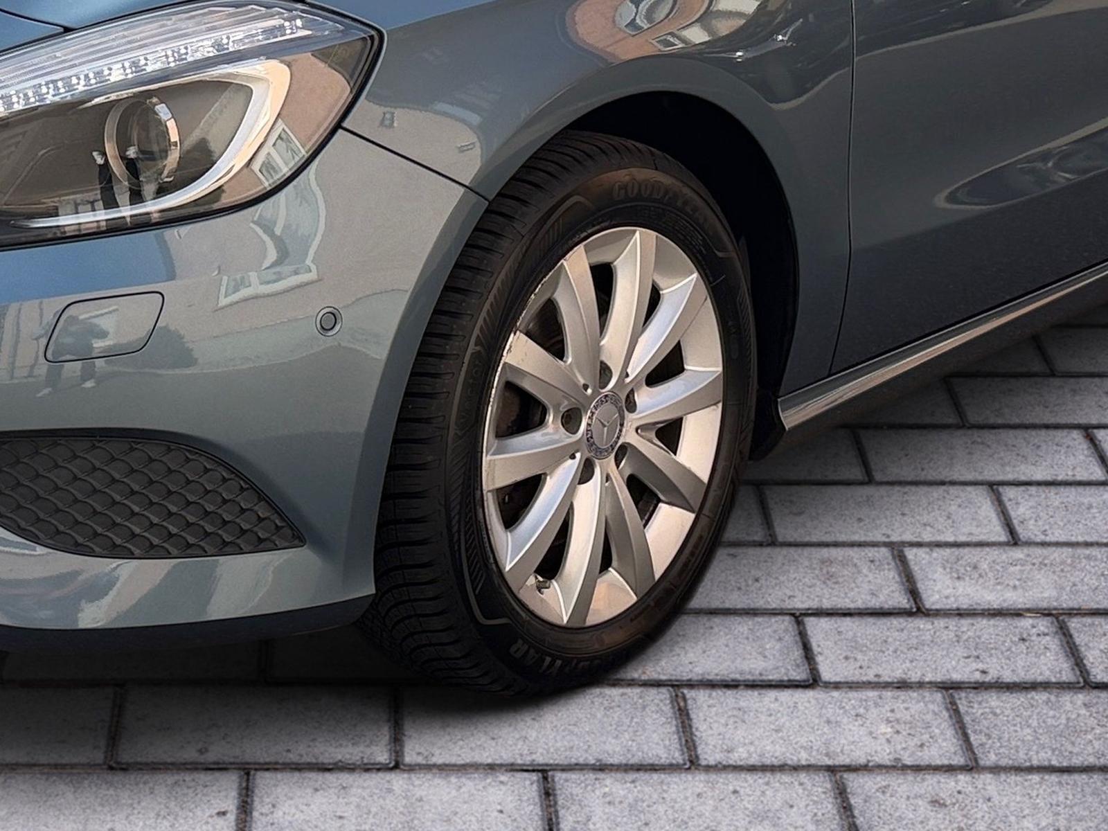 Mercedes-Benz A 180 Style BlueEfficiency XENON*TEMPOMAT*SHZ