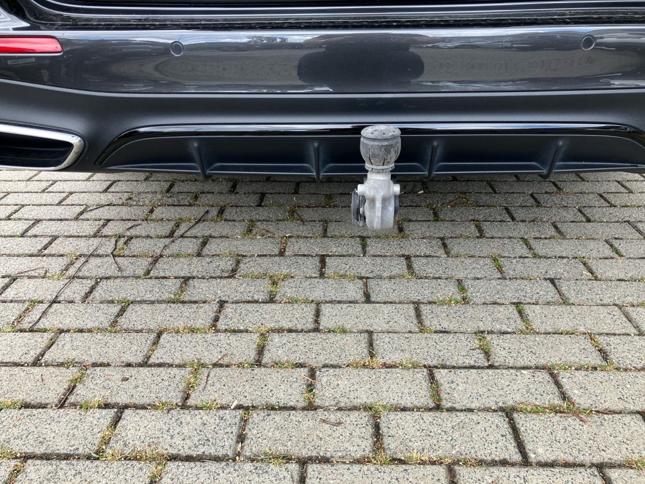 Fahrzeugabbildung Mercedes-Benz E 220 d T AMG AHK Pano Night DigitalL 360° Memor