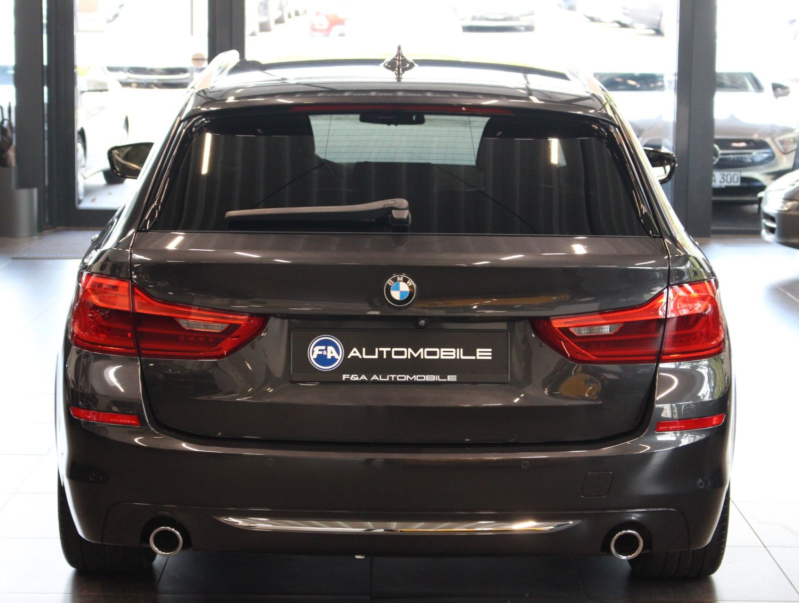 Fahrzeugabbildung BMW 520 d Touring Luxury Line 1. Hand*Pano*H&K*HUD
