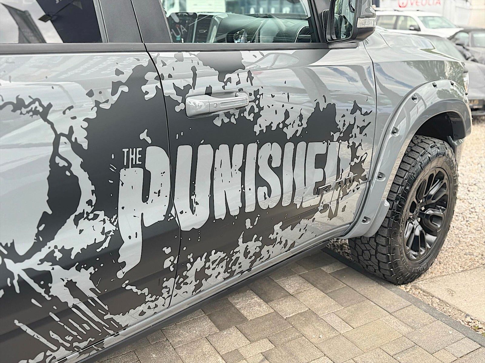 Fahrzeugabbildung Dodge RAM 5.7 V8 LARAMIE PUNISHER Offroad  4x4 *Pano*