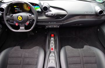 Ferrari F8 Spider*Lift,Racing-Seats,Carbon,JBL,Dt. Ausl.