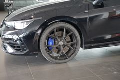 VW Golf R 4Motion | Matrix | Pano | DCC | 270 km/h VW Golf R 4Motion | Matrix | Pano | DCC | 270 km/h