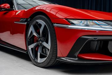 2025 Ferrari 12CILINDRI 照片 10
