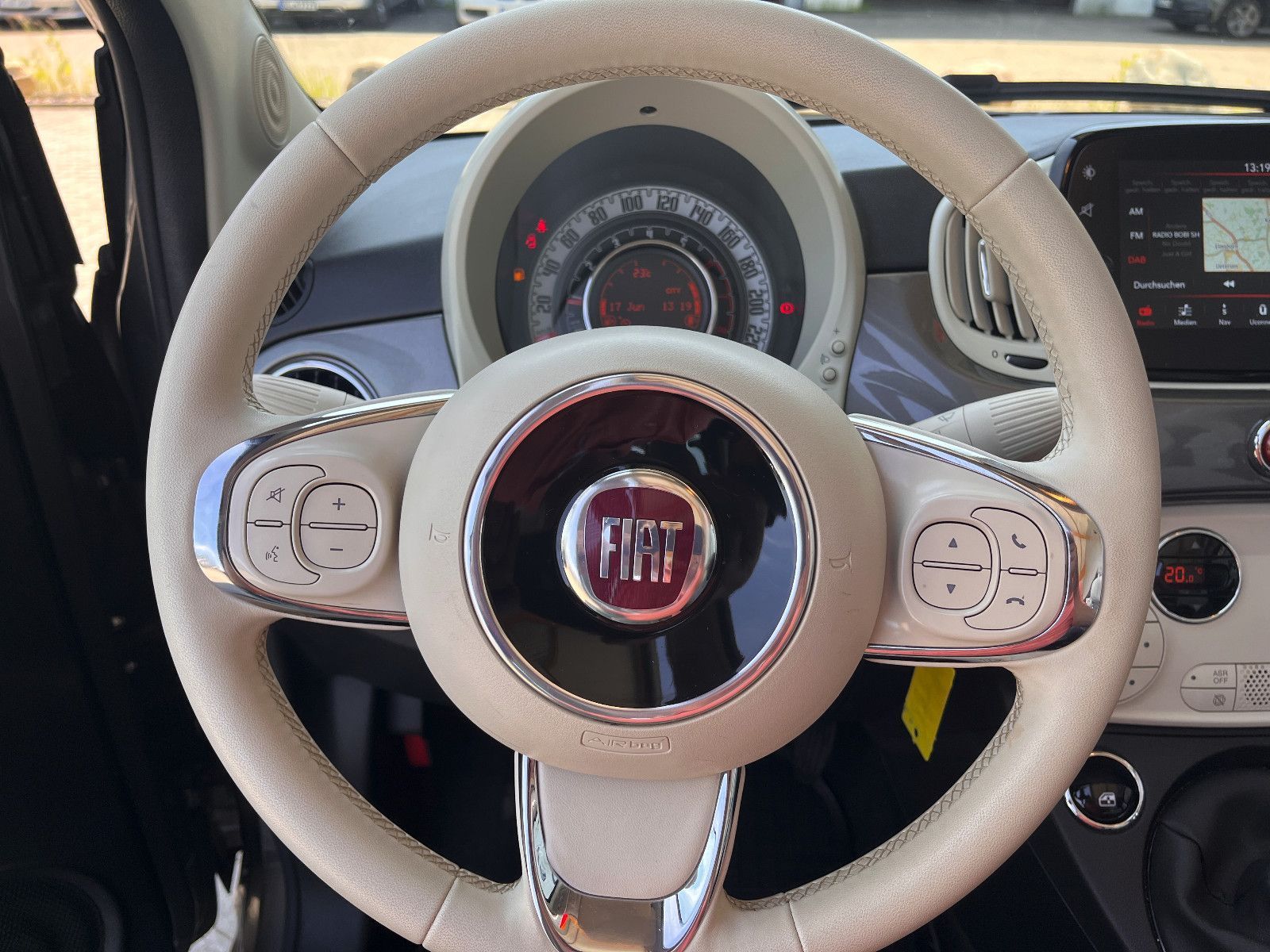 Fahrzeugabbildung Fiat 500C Lounge