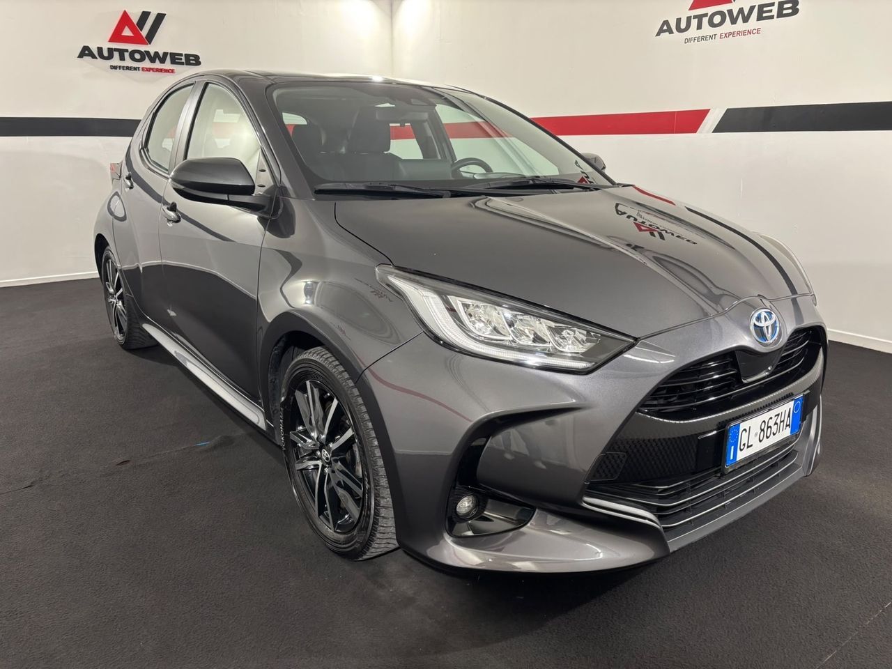 Toyota Yaris 1.5 Hybrid 116 CV Lounge imagem 3