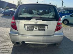 Fahrzeugabbildung Mercedes-Benz A 180 A 180 CDI Automatikgetriebe Scheckheft PDC