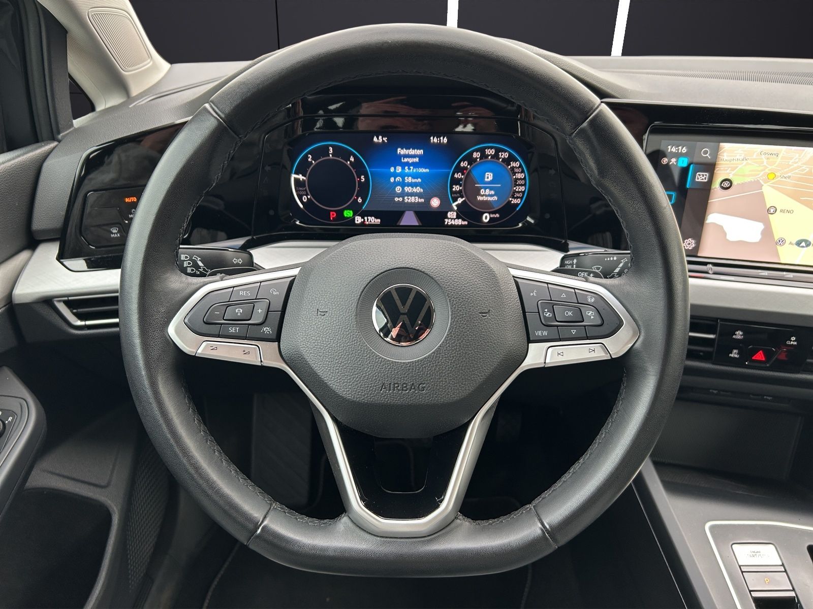 Fahrzeugabbildung Volkswagen Golf VIII Life TDI DSG LED ACC SH PDC Navi AID D